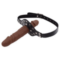 Brązowy dildo mouth gag z regulowanym paskiem — widok z boku