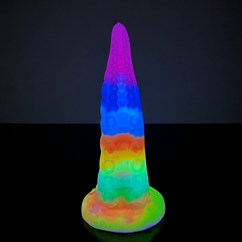 Porównanie dwóch rozmiarów tentacle dildo