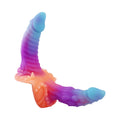 Kolorowe monster dildo dwustronne — widok w łuku