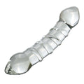 Przezroczyste podwójne dildo ze szkła — zbliżenie szklanej powierzchni