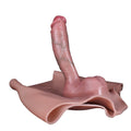 Złożone majtki z dildo z widoczną elastyczną częścią biodrową
