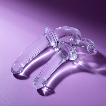 Przezroczyste strapless dildo z dwoma wygiętymi ramionami