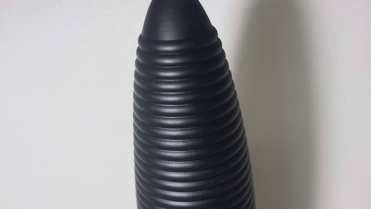 Film przedstawiający elastyczność prążkowanego dildo
