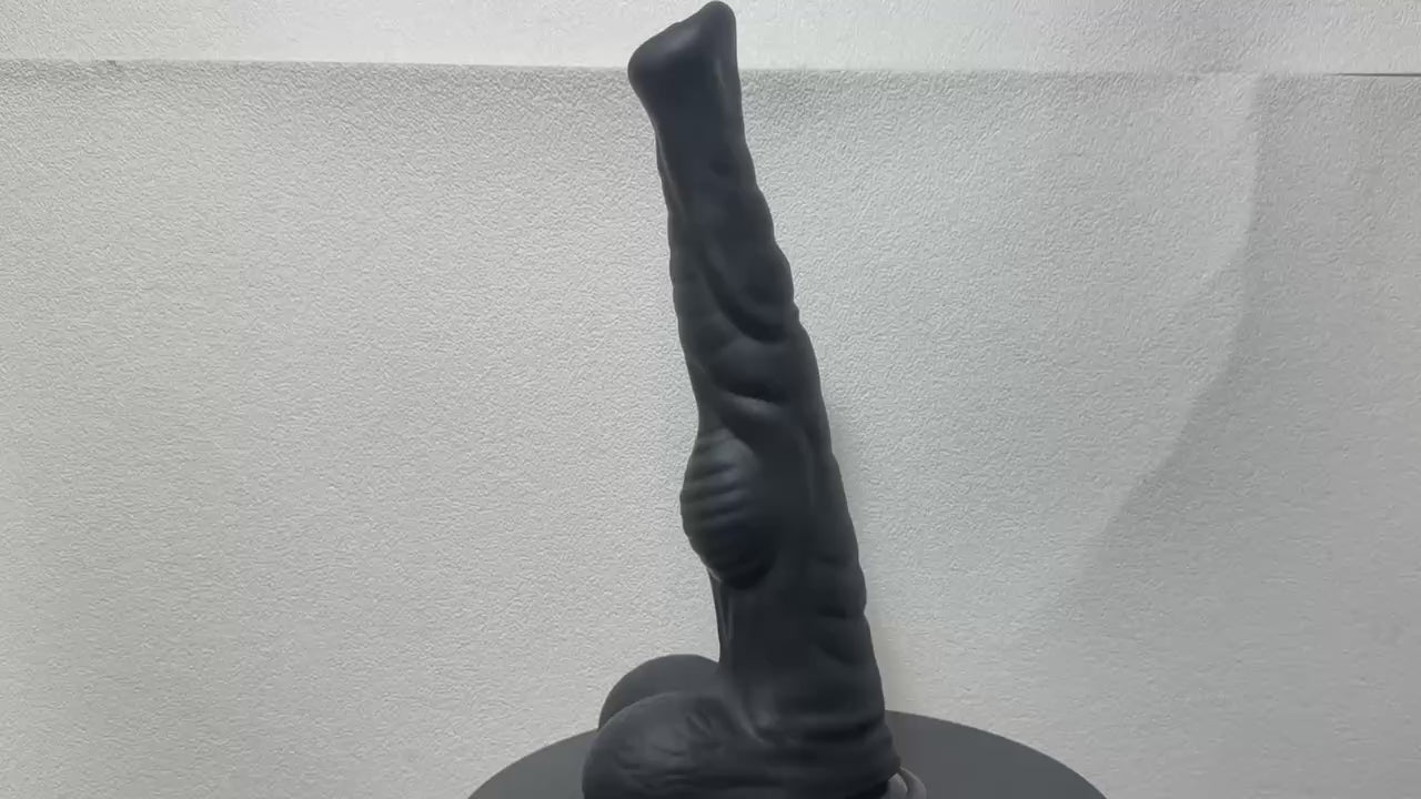Film przedstawiający konstrukcję horse dildo