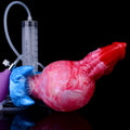 Poziomy widok pompowanego dildo fantasy