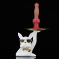Brązowo-czerwone dildo fantasy ustawione na stojaku