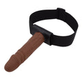 Brązowe dildo zamocowane na regulowanej uprzęży