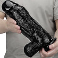Czarne dildo o lekko wygiętym profilu