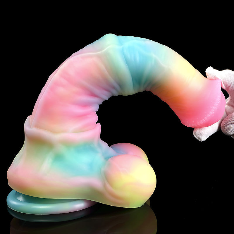 Elastyczność tęczowego dildo w końskim kształcie